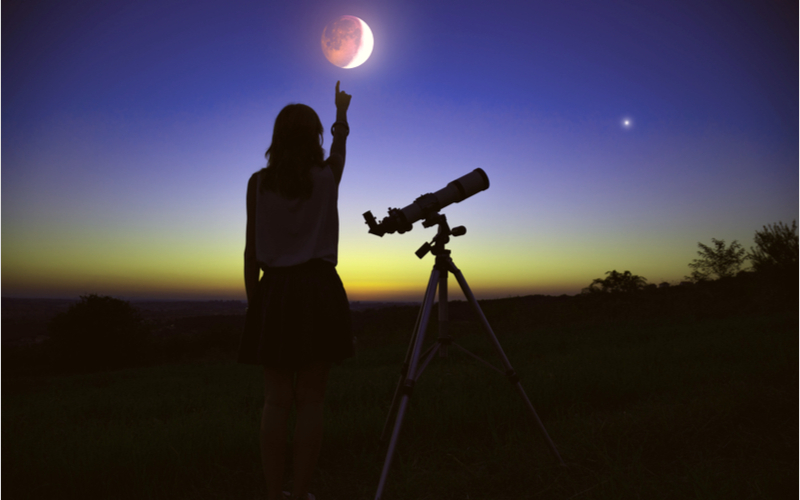Eclipse lunar