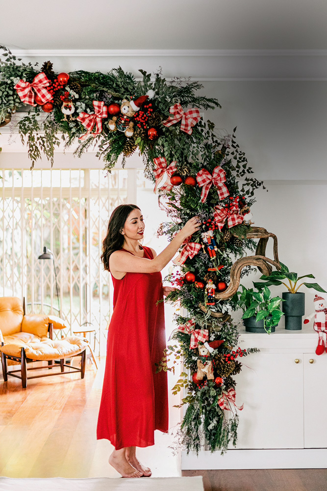 Decoradora cria curso com dicas e sugestões para preparar mesa no Natal