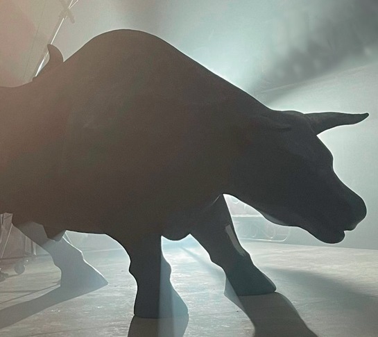 Aos moldes de Wall Street: touro de 1 tonelada será instalado em frente à Bolsa