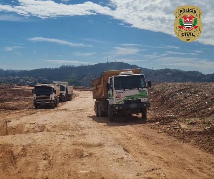 Polícia prende 17 pessoas por descarte irregular de lixo e desmate de 400 mil m²