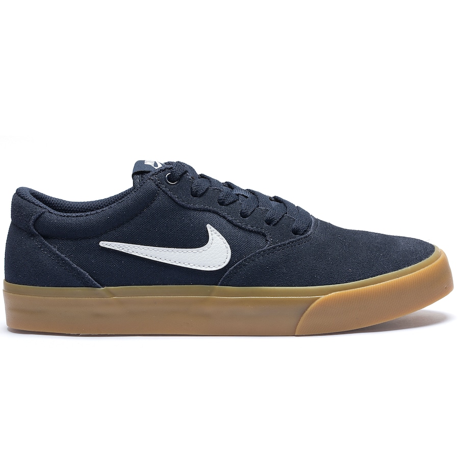 tenis nike Um tênis da Nike azul marinho com sola bege