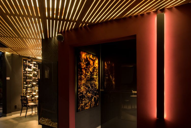 Wine Bar, por Gustavo Dias e Patr&iacute;cia Makhoul.