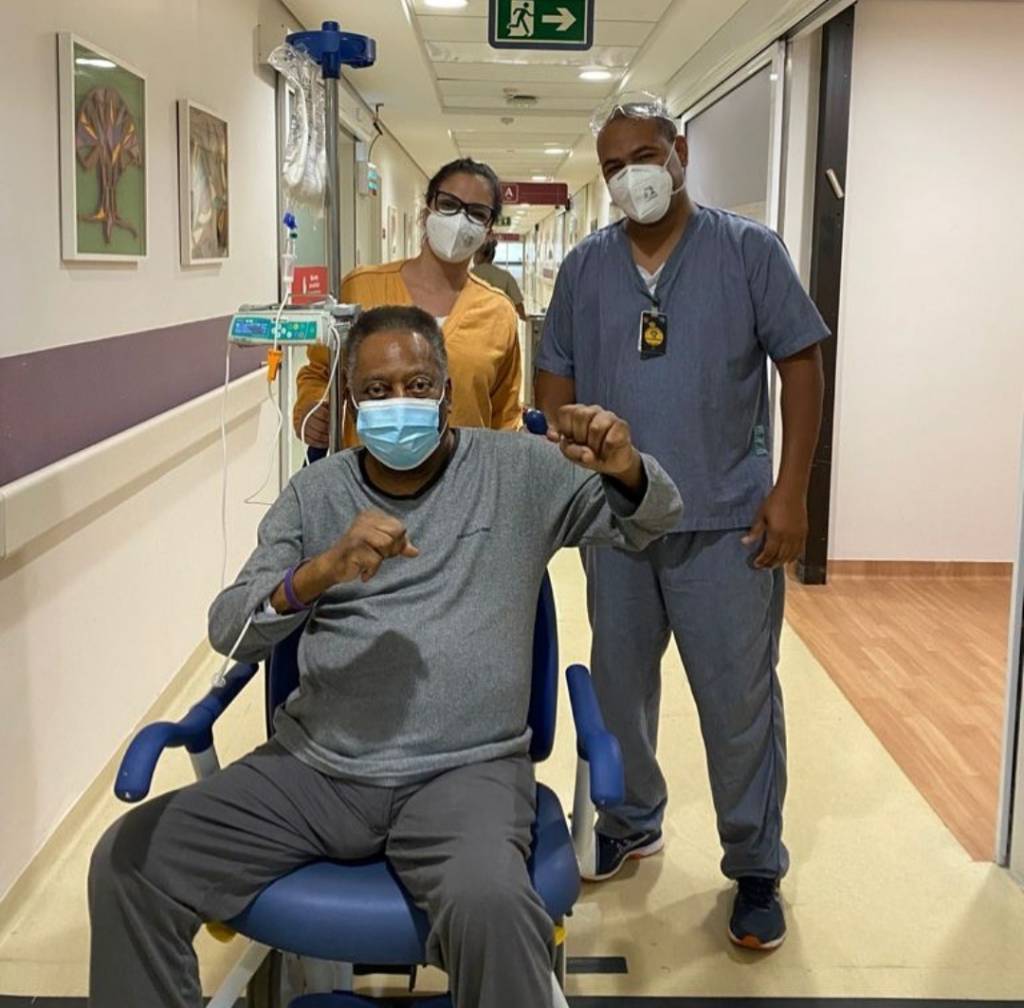 Pelé é novamente internado para tratar tumor no cólon