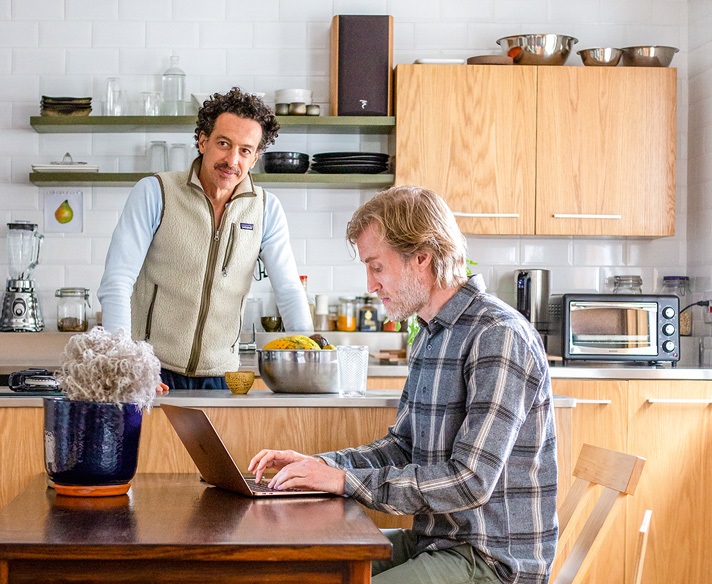 Dupla carioca garimpa apartamentos históricos e investe em transformação