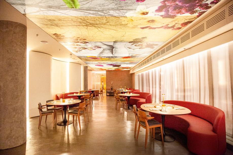 O restaurante: aberto apenas para o jantar O restaurante: aberto apenas para o jantar