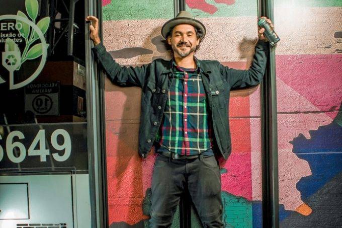 “Não estou confortável na minha posição”, diz Eduardo Kobra