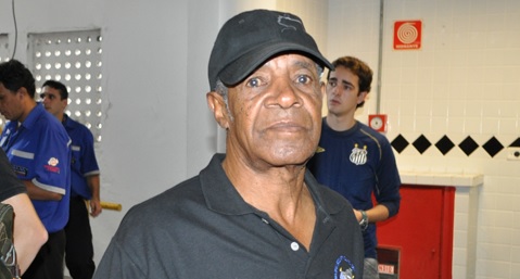 Dorval, um dos maiores jogadores da história do Santos, morre na Baixada