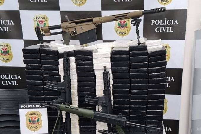 Polícia Civil apreende drogas e fuzil capaz de derrubar aeronaves