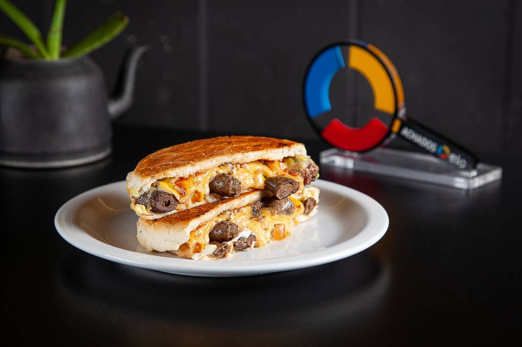 Sanduíche tradicional do Rio Grande do Sul é a especialidade de lanchonete