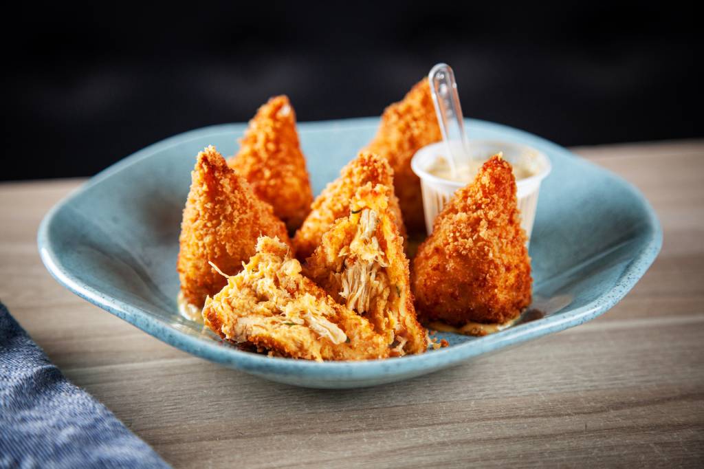 Hamburgueria na Zona Norte prepara uma coxinha imperdível