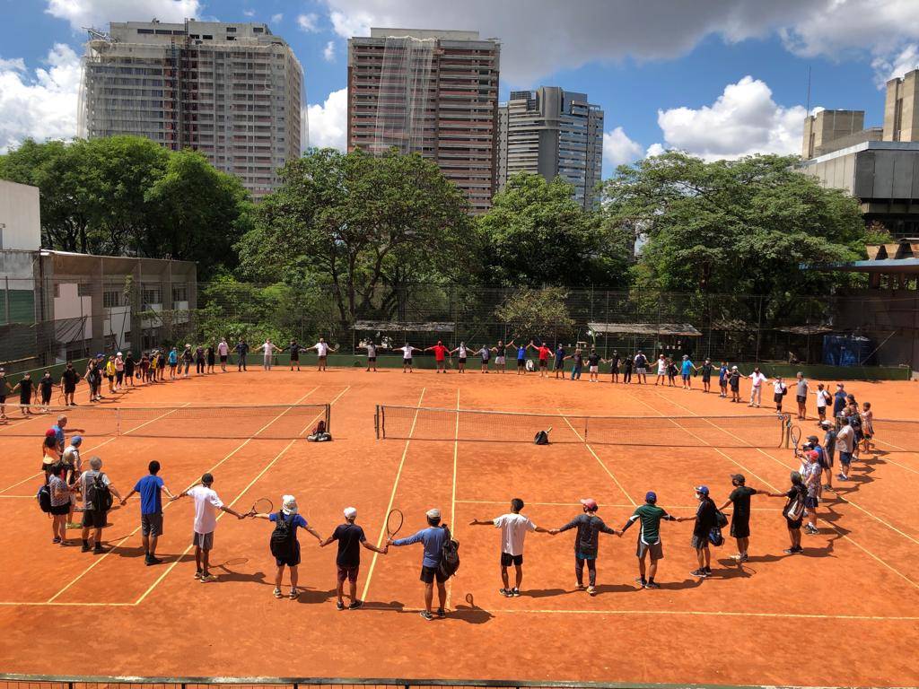Grupo de tenistas idosos teme ‘despejo’ de centro esportivo da prefeitura