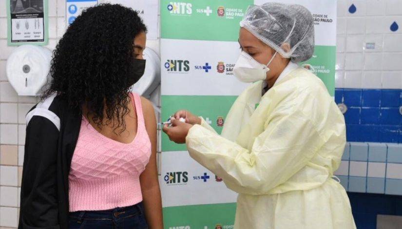 Prefeitura antecipa encerramento da vacinação por “baixa procura” nesta sexta (24)