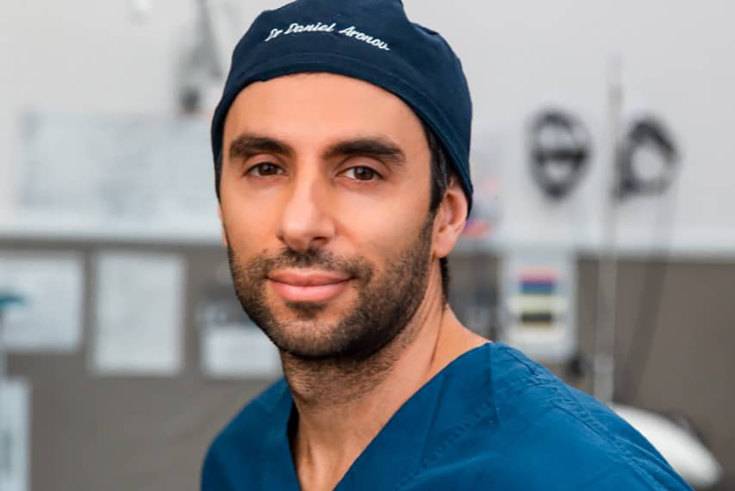 Médico cirurgião famoso no TikTok tem o registro cassado