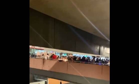 Vídeo mostra multidão correndo de shopping após tentativa de assalto