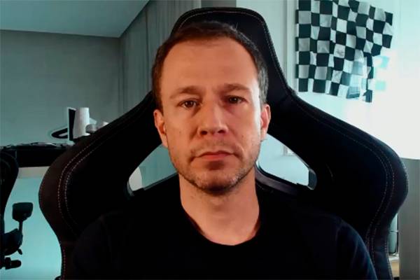 Tiago Leifert revela seu time do coração após anos de mistério