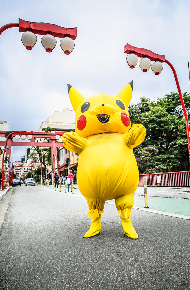 O professor que encarna o Pikachu na Liberdade: “Já consegui tirar 9 000 reais”