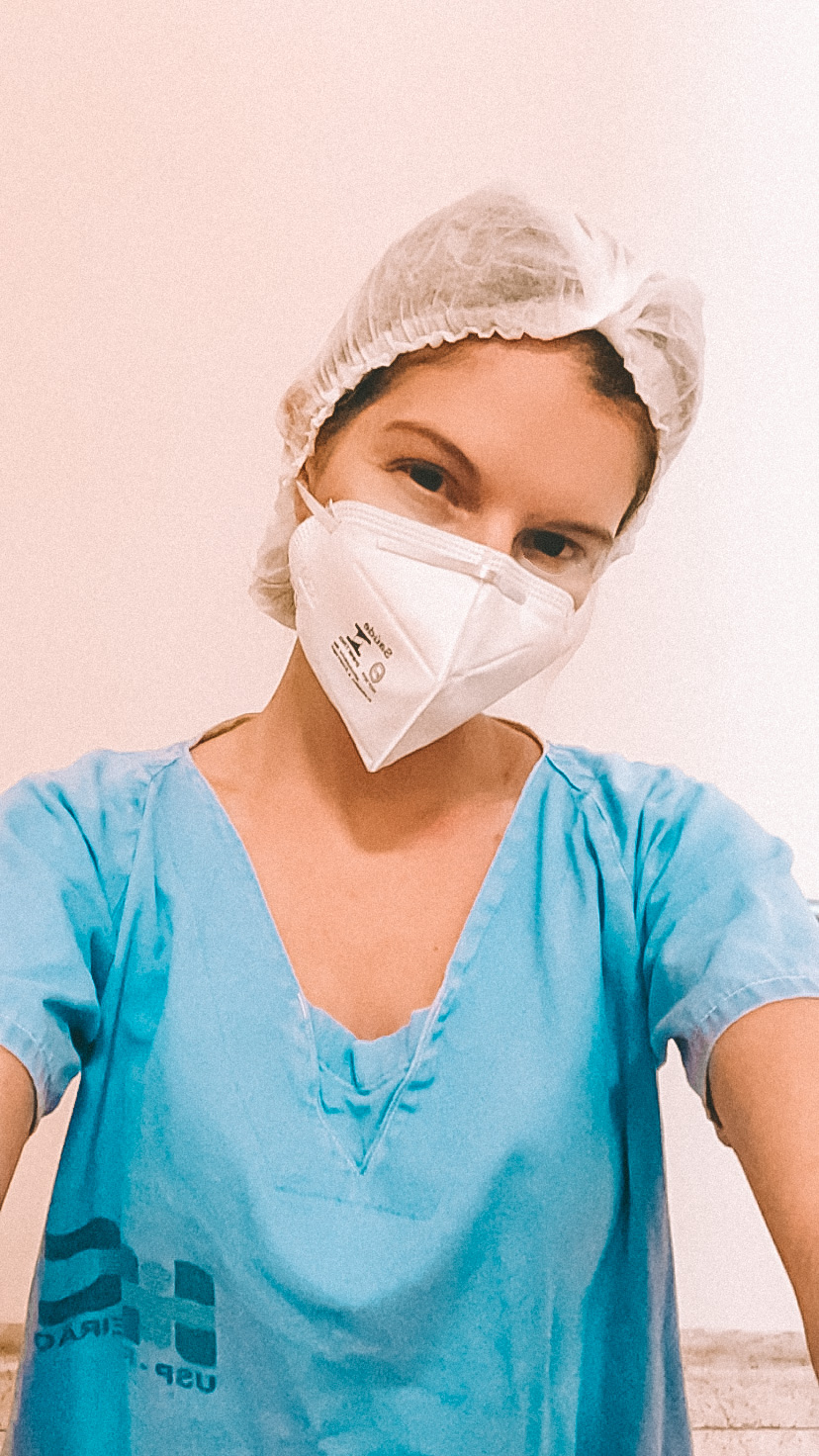 Verena cursou o ensino médio no Colégio Técnico de Campinas, da Unicamp, e se formou como técnica em Enfermagem A jovem Verena Paccola, que descobriu 25 asteroides, quando atuava como técnica de enfermagem