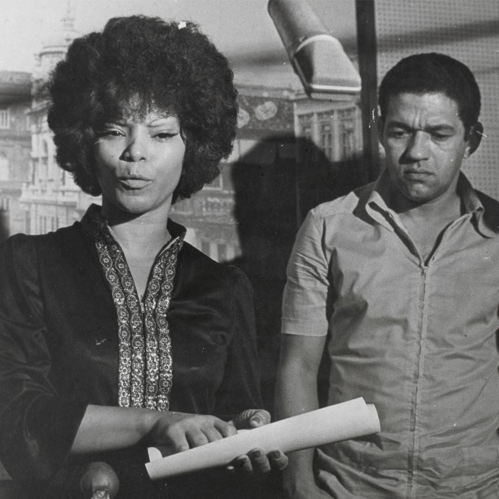Após 39 anos: Elza Soares morreu no mesmo dia que Garrincha