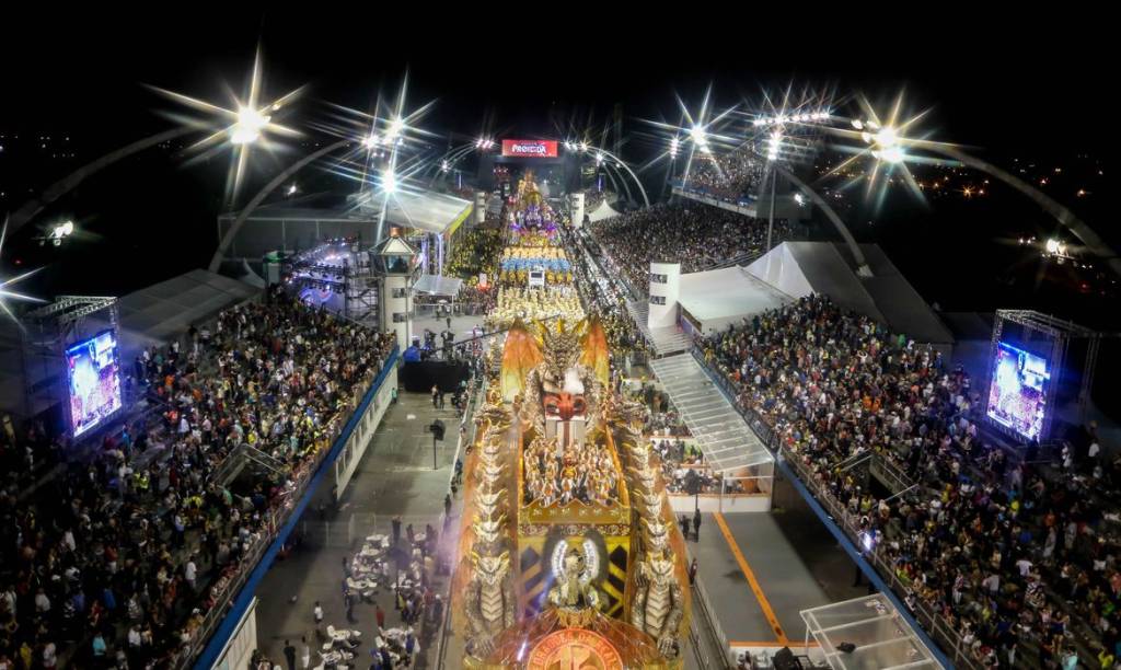 Ingressos para carnaval no sambódromo em SP voltam a ser vendidos