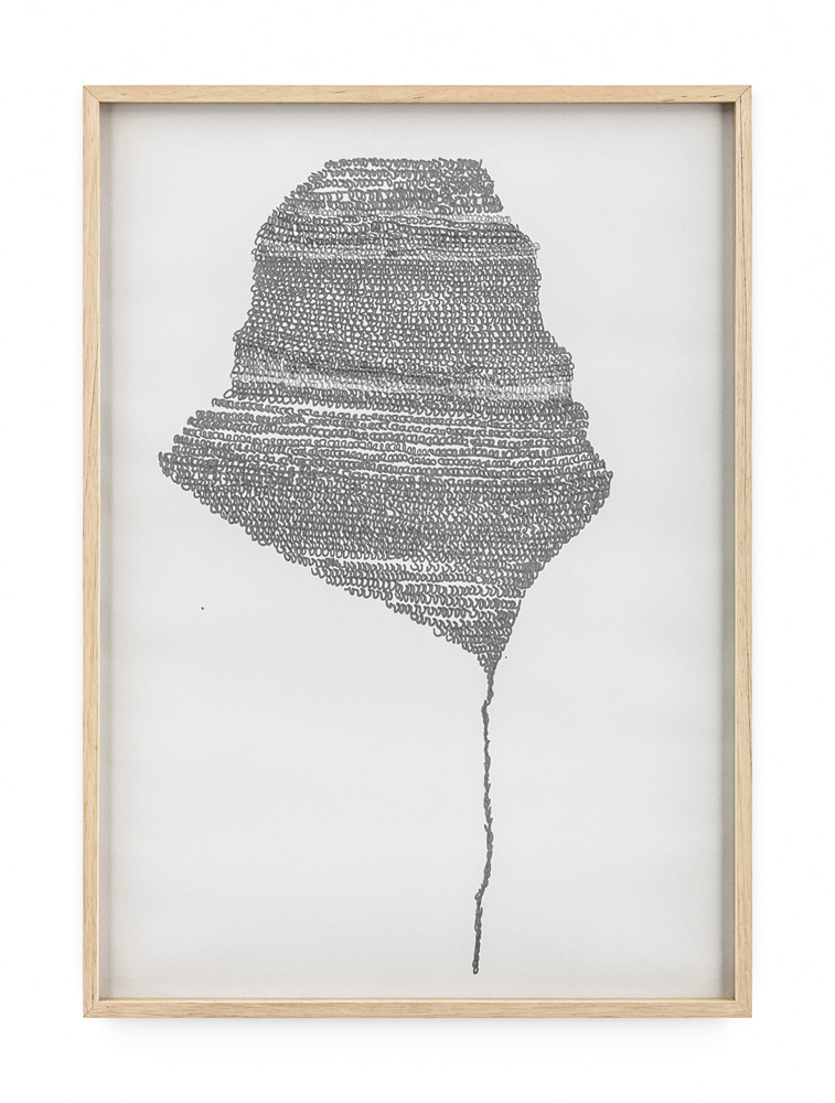 Abre_Fotos_Felipe_Berndt (2).jpg Desenho em papel mostra riscos pretos que simulam tramas de tecidos.