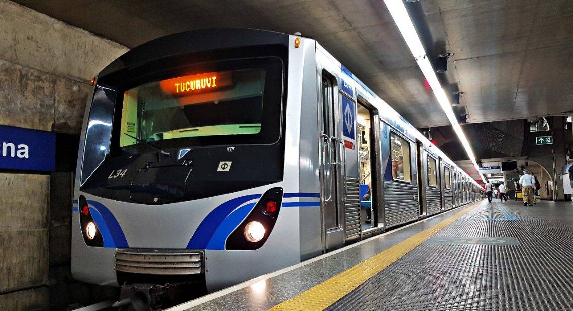Linhas 1-Azul e 3-Vermelha passam a aceitar cartão de débito e crédito nas catracas