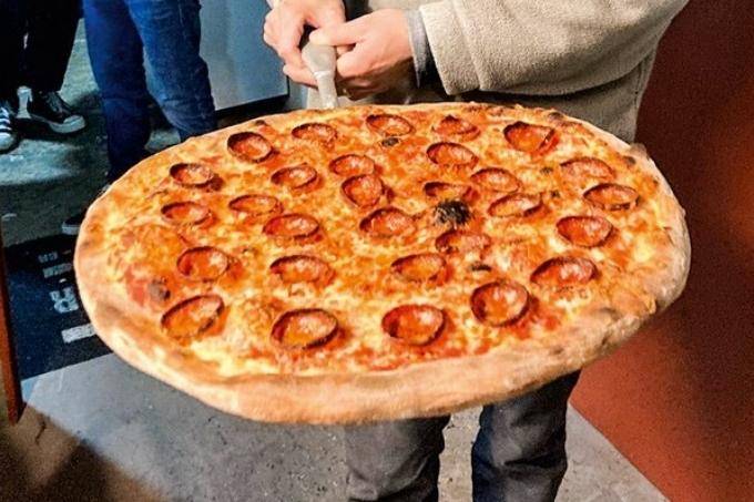 Paul’s Boutique vende pizzas por fatia à moda nova-iorquina