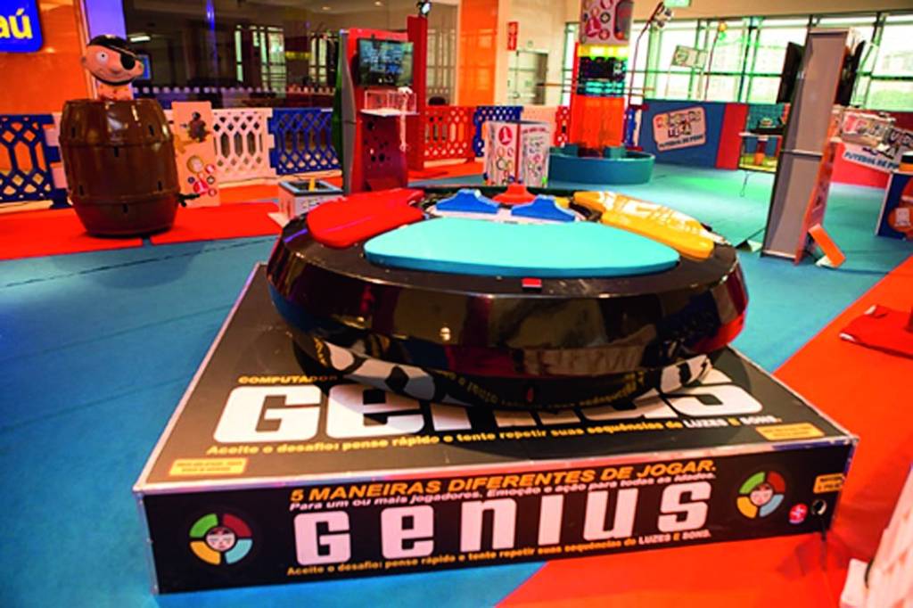 Shoppings da capital têm consoles Atari e versões gigantes de brinquedos nostálgicos
