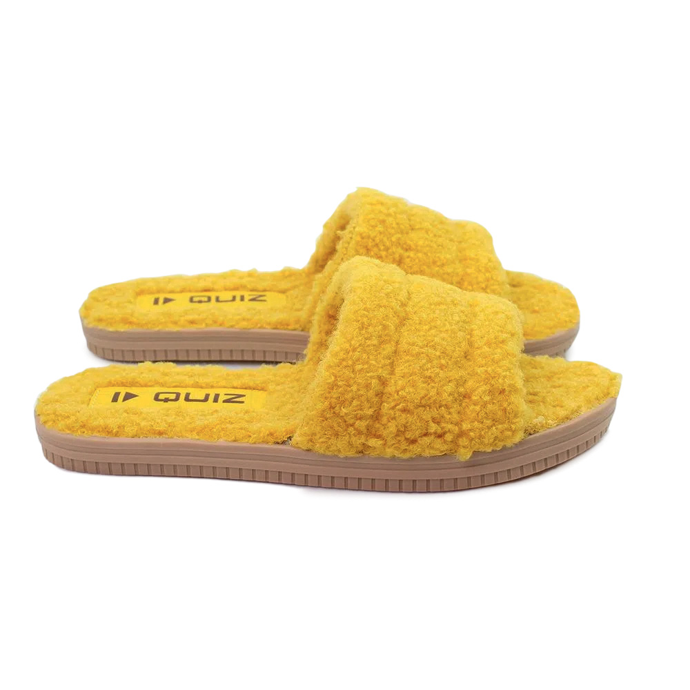 Pantufa de pel&uacute;cia amarela