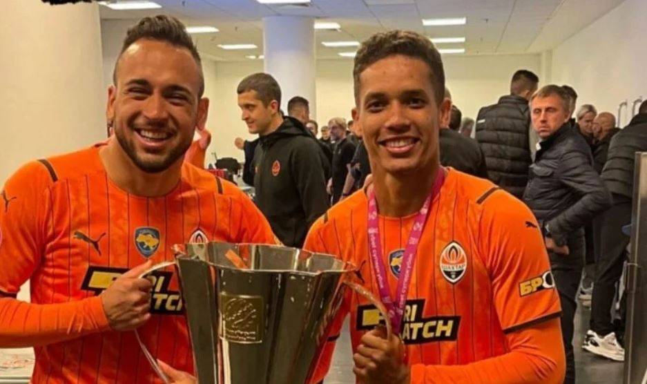 Jogadores brasileiros vindos da Ucrânia desembarcam em SP hoje (1)
