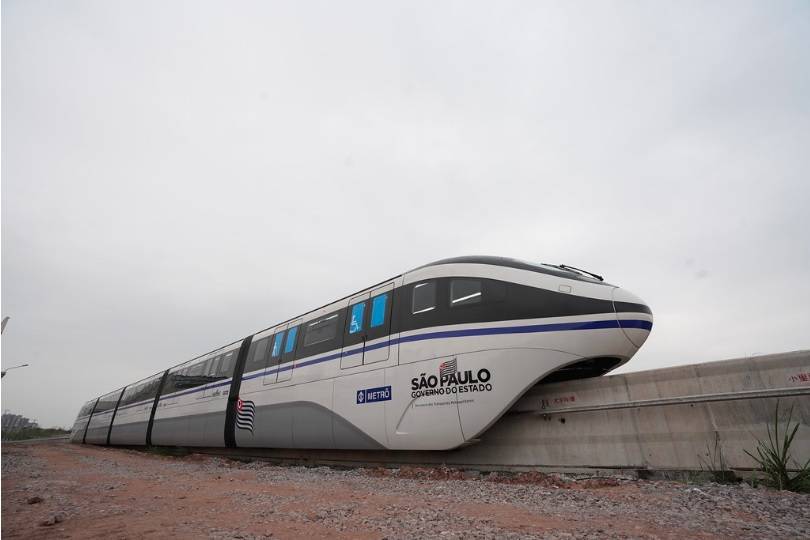 Governo mostra primeiro trem da Linha 17-Ouro, já atrasada oito anos