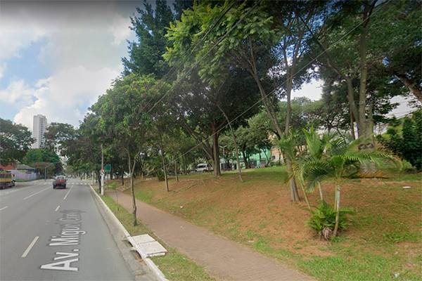 Homem bate em morador de rua, coloca fogo em barraca e mata cachorro