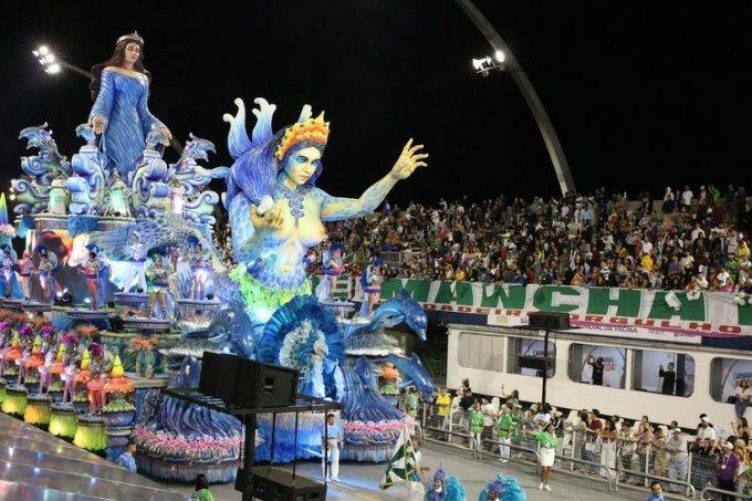 Desfile das campeãs do Carnaval nesta sexta-feira pode ser com chuva