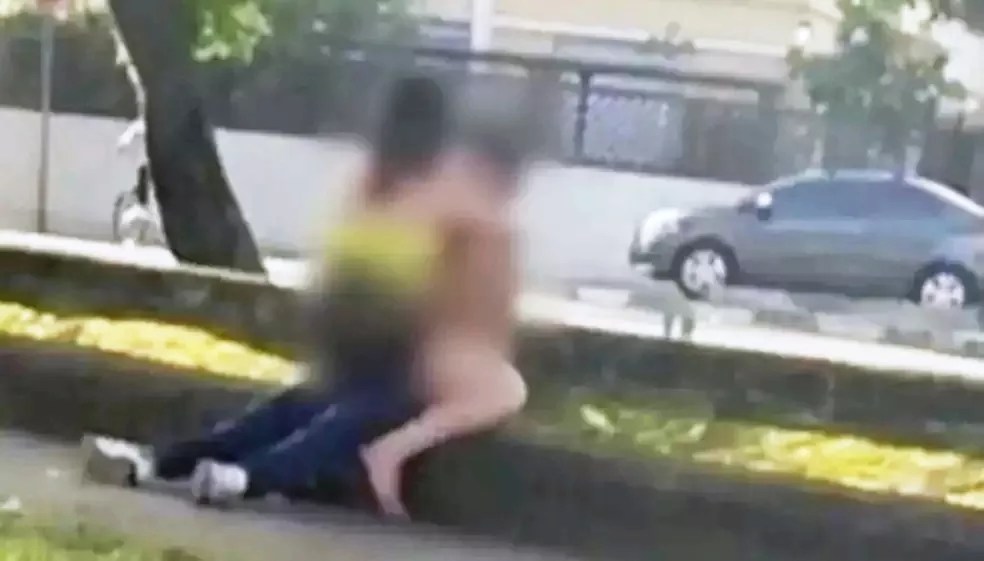 Casal faz sexo em plena luz do dia em avenida de Santos e quase apanha