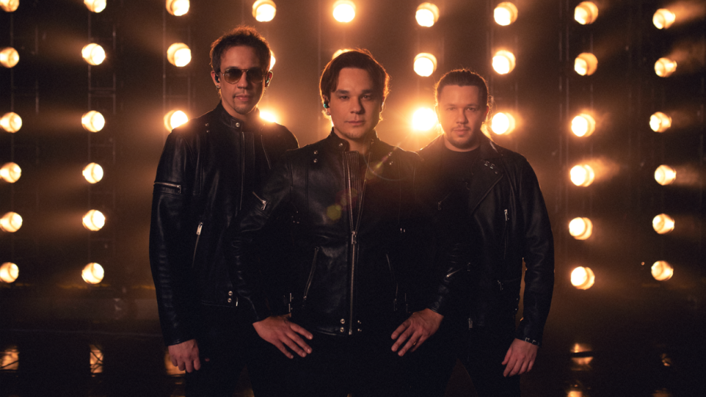 KLB anuncia retorno e alfineta portal de notícias