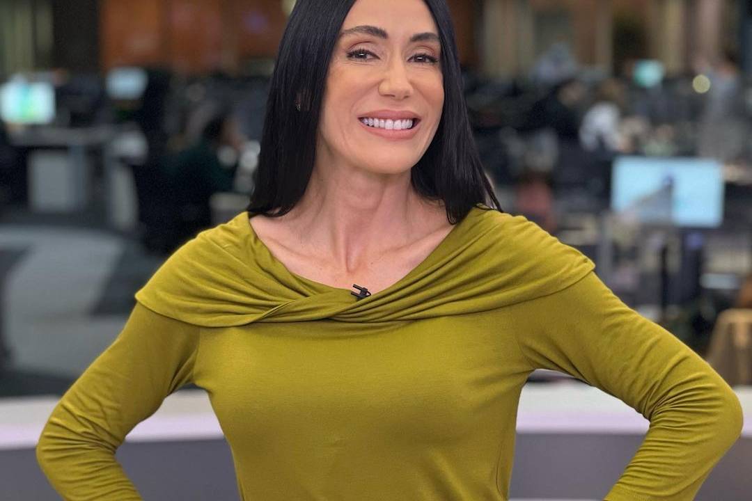 A foto mostra Michelle Barros no estúdio