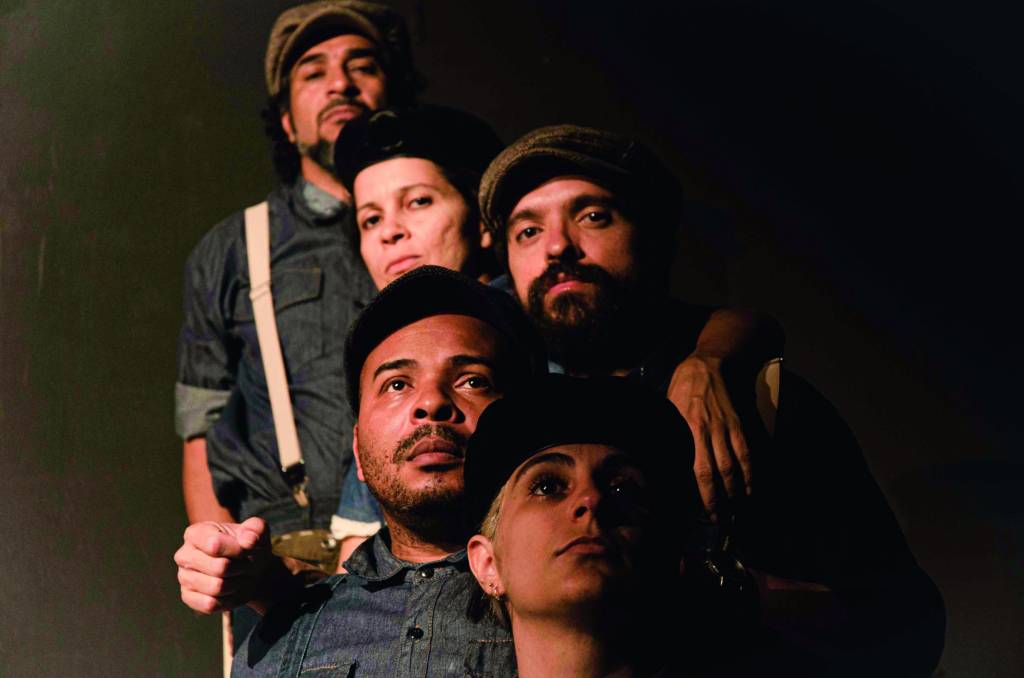 Inspirada em Brecht, peça evidencia o funcionamento das crises capitalistas