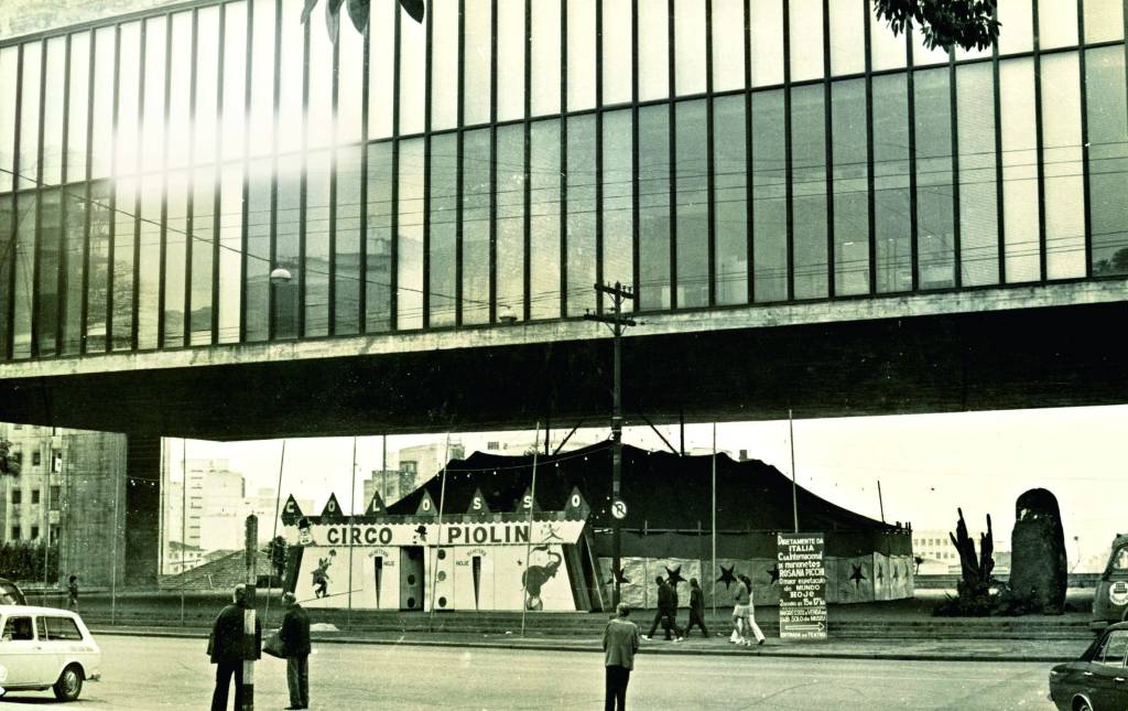 Casa de Vidro inaugura mostra sobre exposição de 1972 no Masp