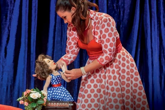 Cantora resgata memória das rainhas do rádio para crianças