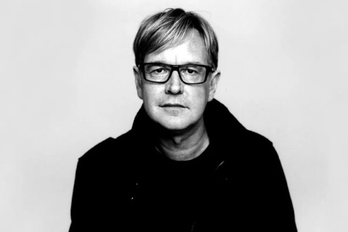 Andrew Fletcher, membro fundador do Depeche Mode, morre aos 60 anos