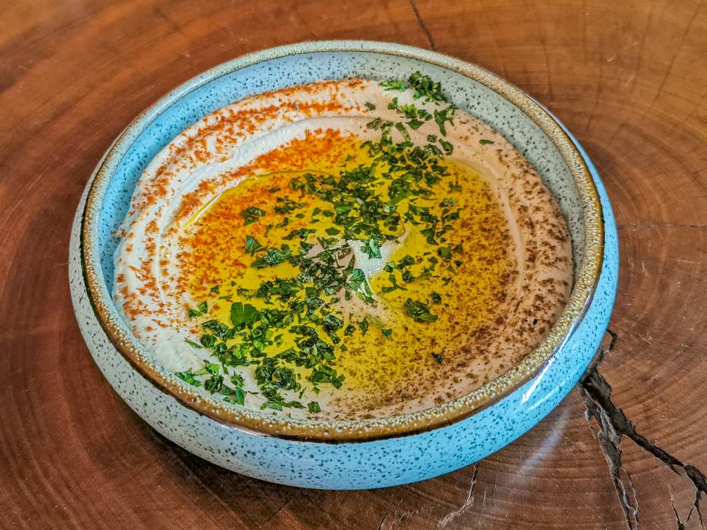 Jaffa serve quitutes de Israel em Santa Cecília