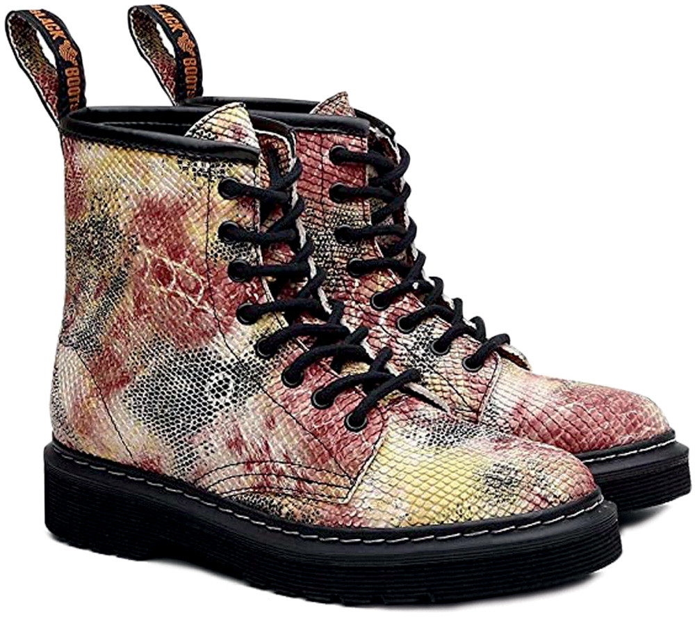 Par de coturnos de couro sint&eacute;tico com estampa colorida de pele de cobra