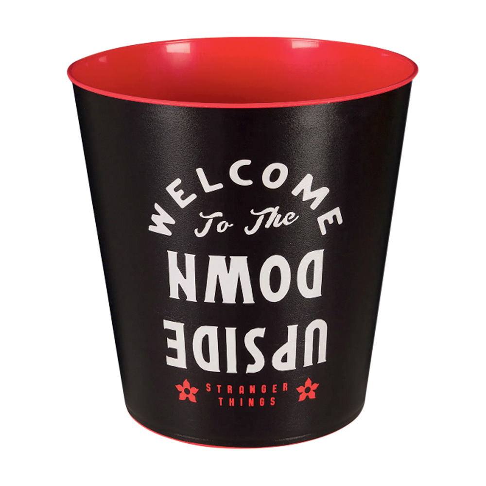 Balde de pipoca.jpg Balde para pipoca preto com interior vermelho. Na estampa, está um lettering de