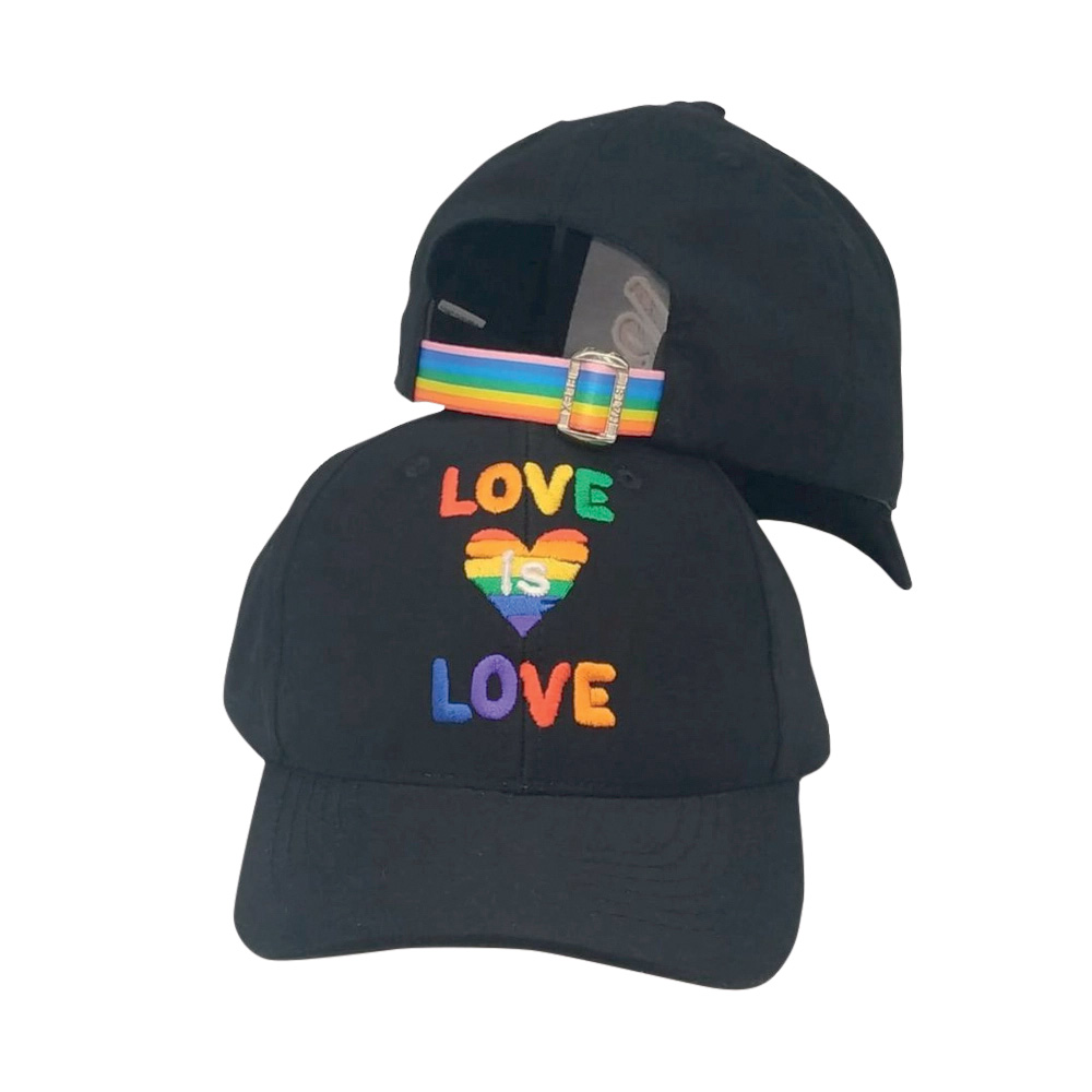 Bon&eacute; preto com fit&atilde;o colorido e bordado colorido 