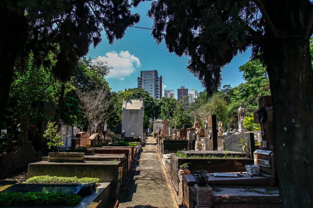 Tribunal de Contas libera concessão de cemitérios e crematório