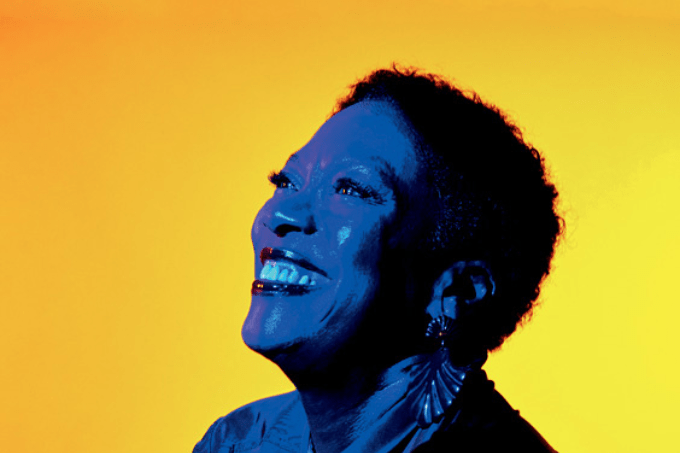 Leila Maria apresenta disco com releituras de Djavan neste sábado (18)