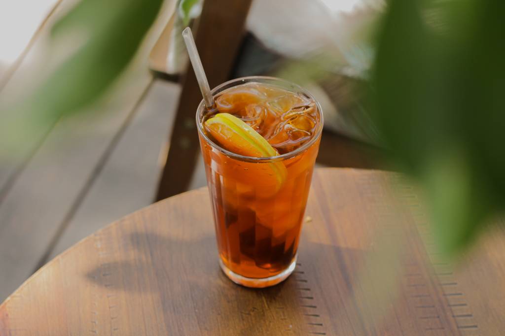 Over Coffee Roasters torra os próprios grãos e serve bons cafés