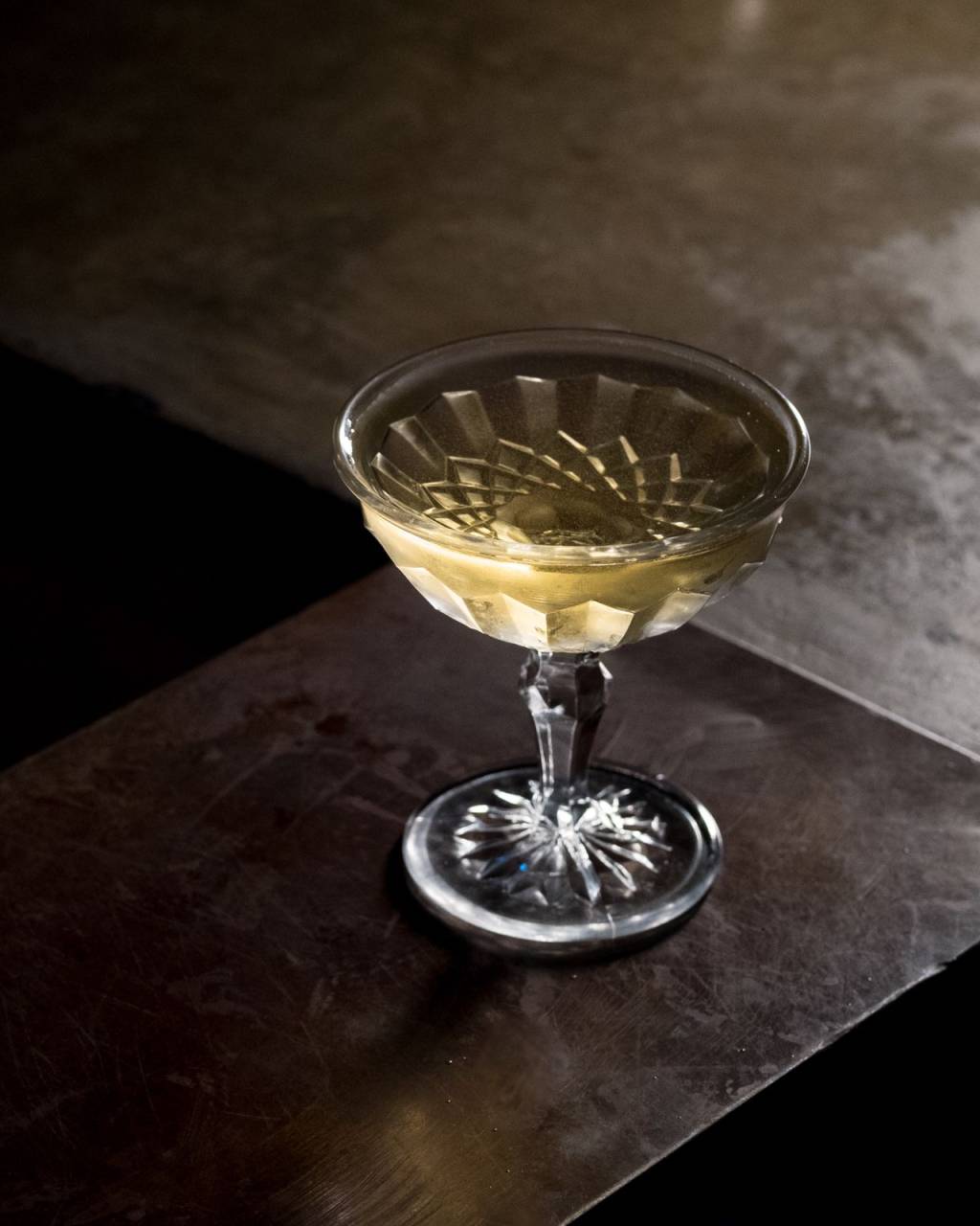 Regô, no centro, tem novas surpresas na carta de drinques