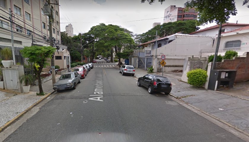 Alameda dos Guaramoris, em Moema, na zona sul de São Paulo.