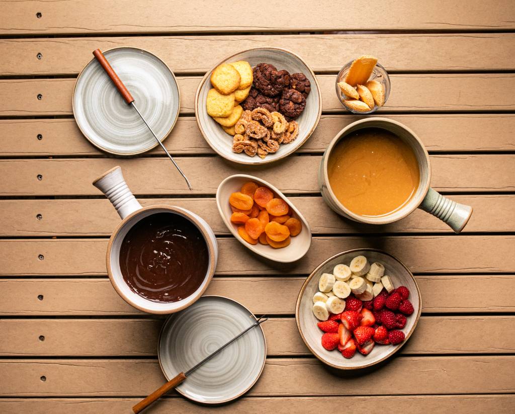 Confeitaria Dama lança combinado de fondues doce e salgada