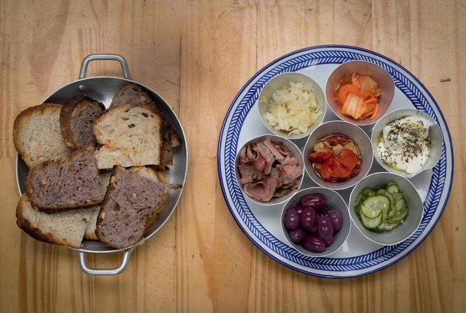 Mercearia da jandira: uma amostra dos itens de produção própria Mercearia da jandira: uma amostra dos itens de produção própria